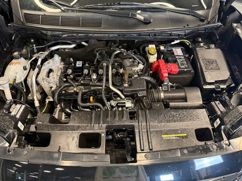 Used 2025 Nissan Kicks SV FWD image 23
