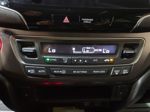 Used 2021 Honda Pilot Special Edition image 17