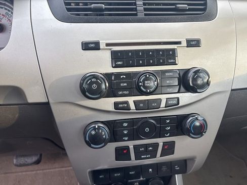 Used 2011 Ford Focus SEL w/ 301A Rapid Spec Order Code image 17