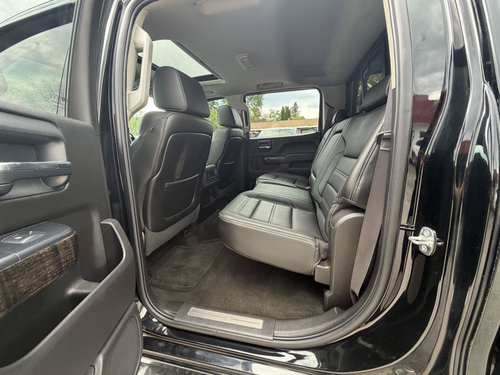 Used 2015 GMC Sierra 2500 Denali w/ Duramax Plus Package AWD/4WD image 23