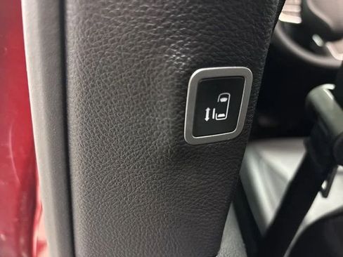 Used 2026 Chrysler Pacifica Select AWD/4WD image 32