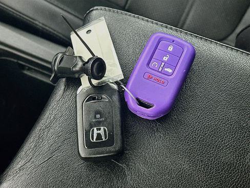 Used 2018 Honda CR-V Touring image 26
