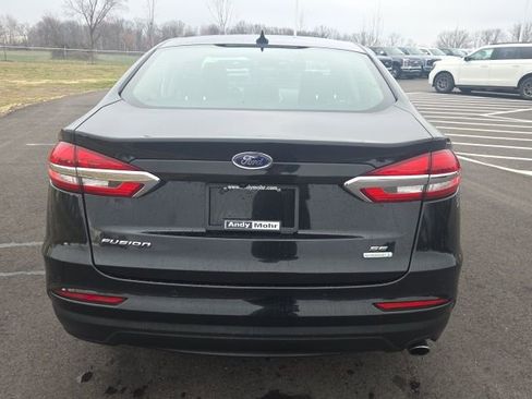 Used 2020 Ford Fusion SE image 9