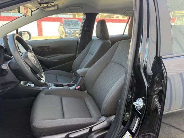 Used 2025 Toyota Corolla LE FWD image 24