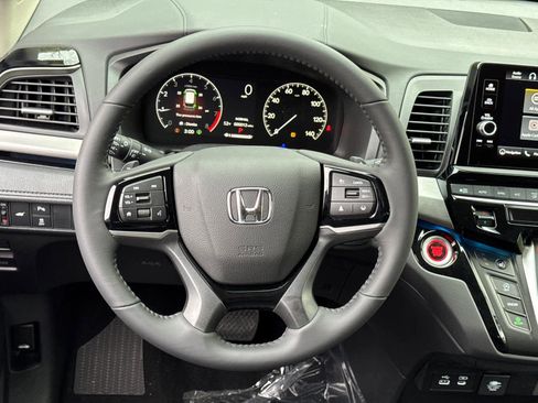 New 2026 Honda Odyssey Touring image 18