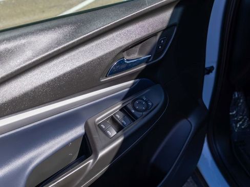 Used 2022 Chevrolet Bolt EUV LT w/ Convenience Package image 15