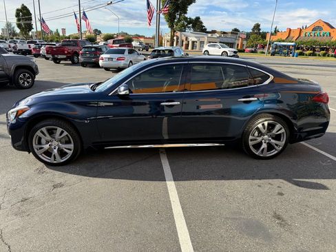 Used 2016 INFINITI Q70 L 3.7 w/ Deluxe Touring Package AWD/4WD image 4