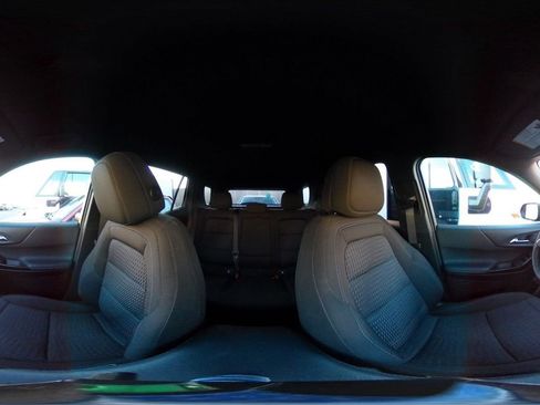 Used 2025 Chevrolet Equinox LT image 40