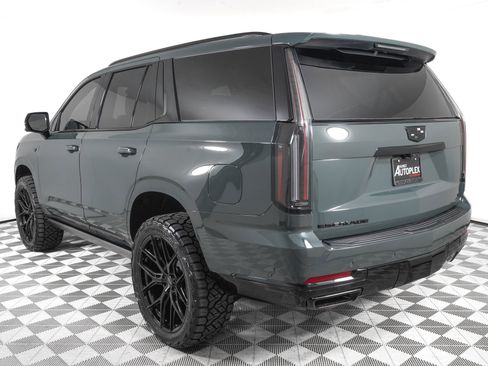 Used 2026 Cadillac Escalade Luxury w/ Touring Package AWD/4WD image 6