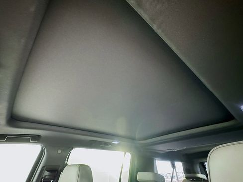 Used 2022 GMC Yukon XL SLT w/ SLT Luxury Package image 23