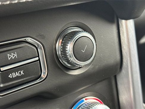 Used 2023 GMC Yukon XL SLE w/ Gmc Pro Safety Plus Package image 33