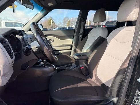 Used 2019 Kia Soul image 16