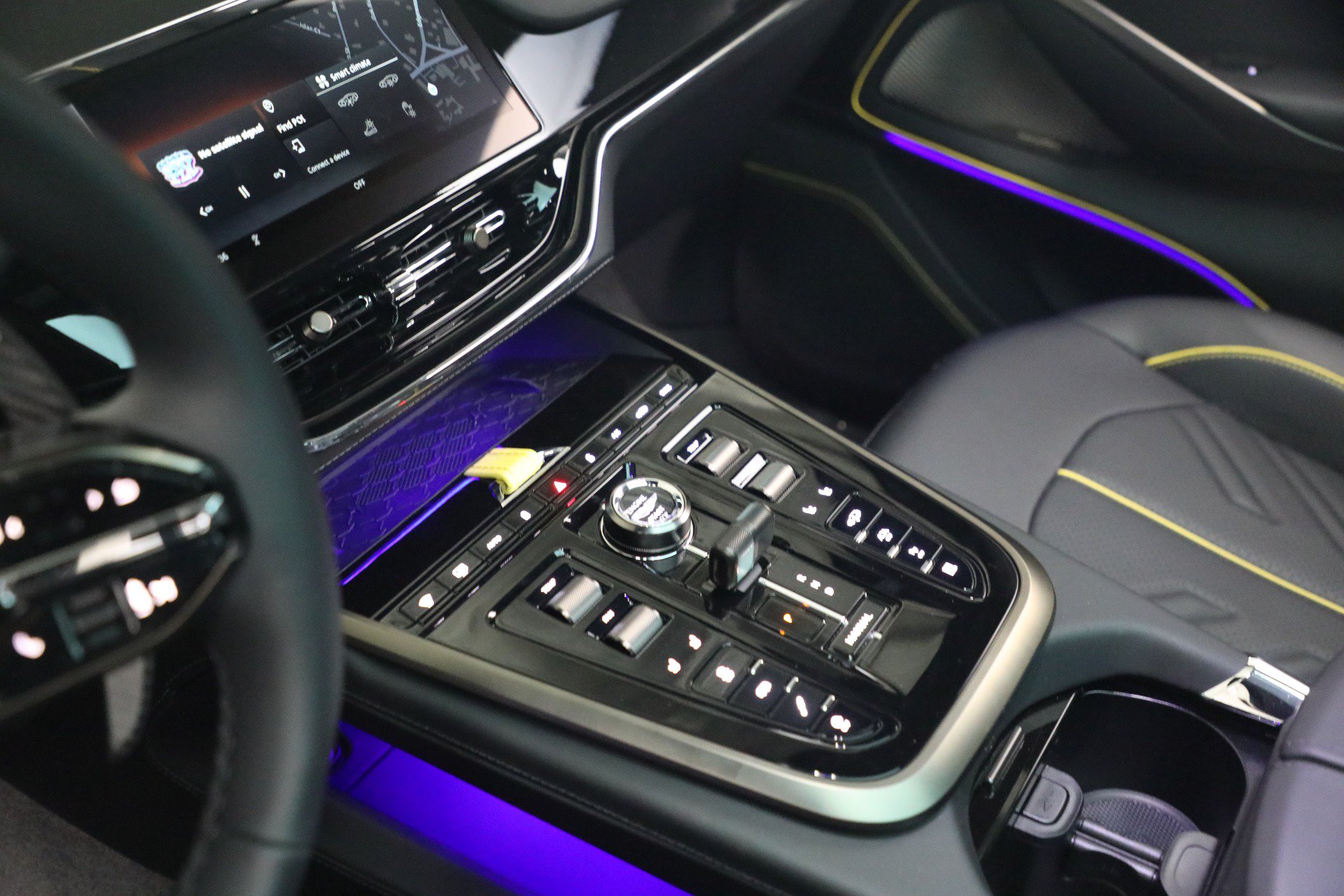 Used 2026 Aston Martin DBX S AWD/4WD image 29