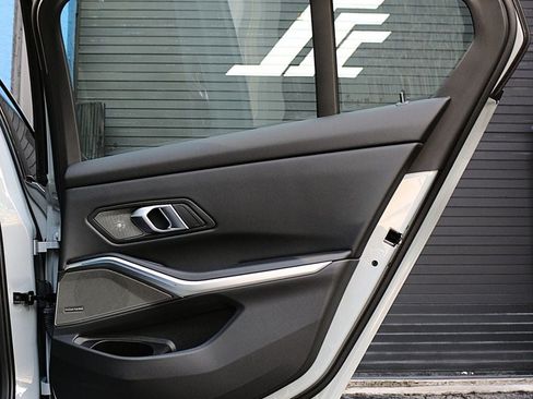 Used 2025 BMW M340i w/ Premium Package RWD image 22