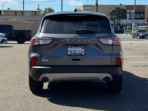 Used 2021 Ford Escape SE FWD image 4