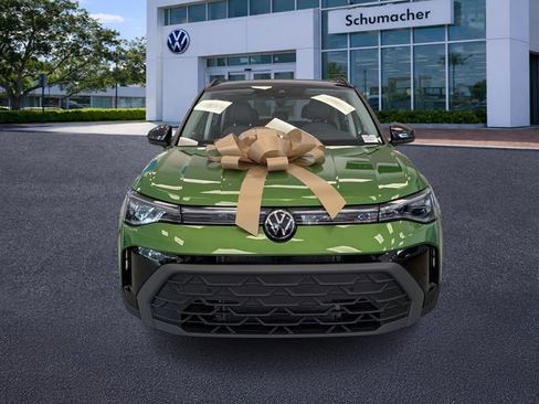 New 2026 Volkswagen Taos SE FWD image 2