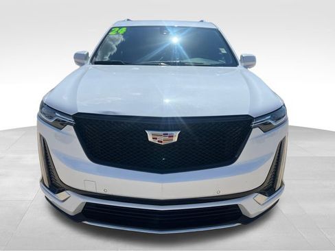 Certified 2024 Cadillac XT6 Luxury AWD/4WD image 9