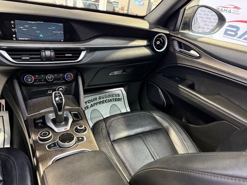 Used 2022 Alfa Romeo Stelvio Ti AWD/4WD image 32