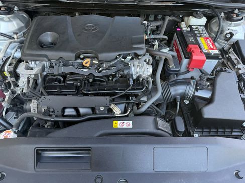 Used 2021 Toyota Camry SE image 25