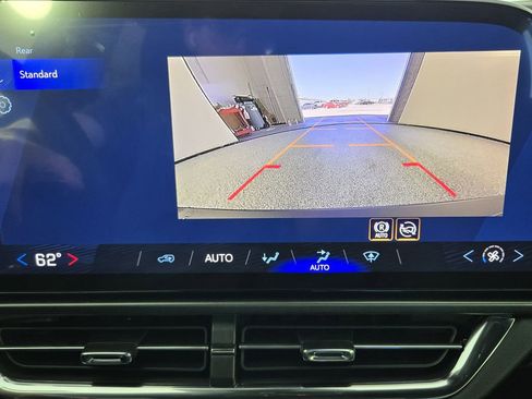 New 2026 Chevrolet Equinox EV LT image 18