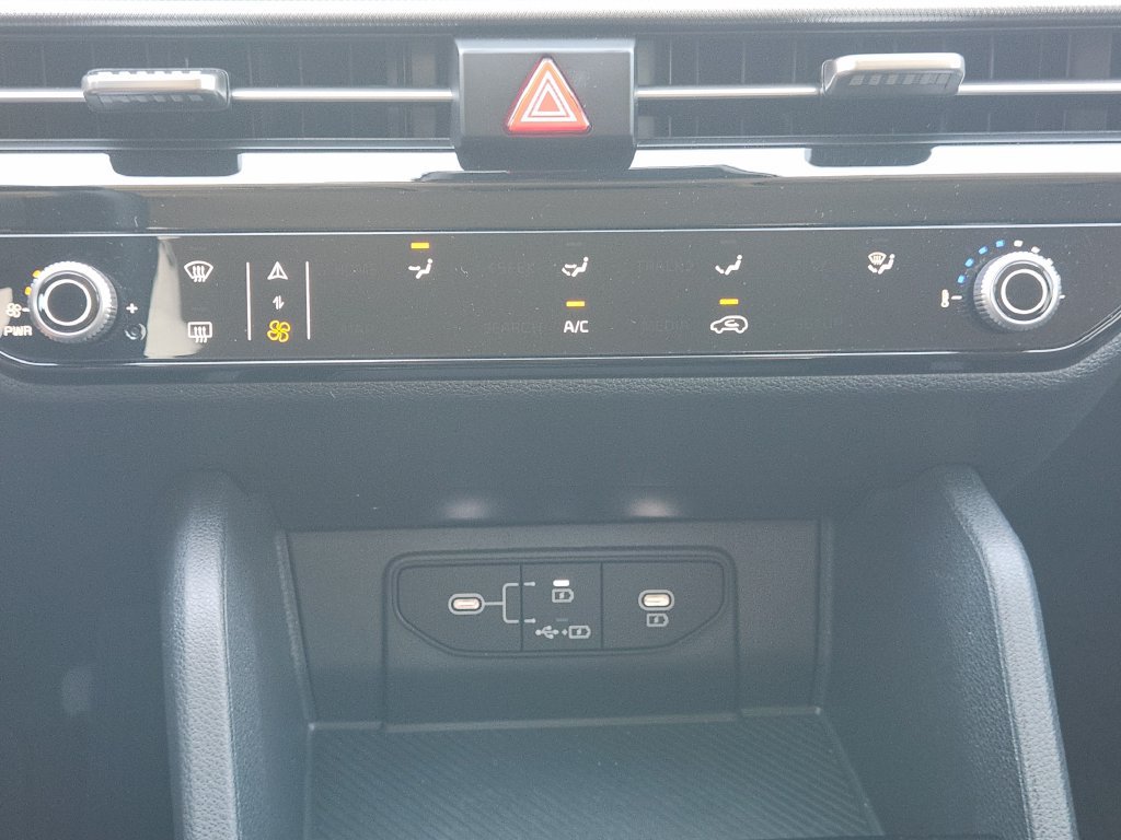 New 2026 Kia Sportage LX FWD image 17