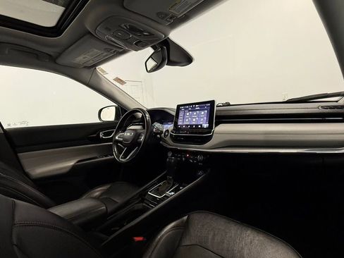 Used 2022 Jeep Compass Limited w/ Sun and Sound Group image 24