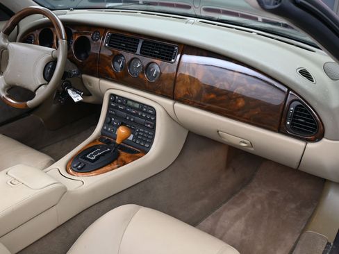 Used 1998 Jaguar XK8 Convertible image 13