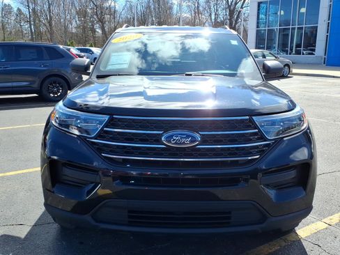 Used 2020 Ford Explorer XLT w/ Class III Trailer Tow Package image 2