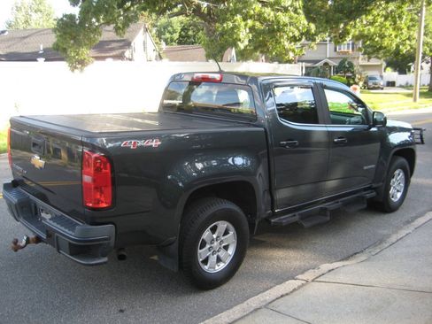Used 2018 Chevrolet Colorado W/T w/ WT Convenience Package AWD/4WD image 5