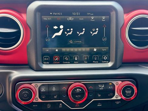 Used 2022 Jeep Gladiator Rubicon w/ LED Lighting Group AWD/4WD image 18