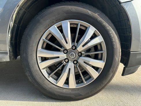 Used 2020 Nissan Pathfinder SL FWD image 32
