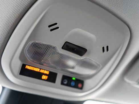 Used 2024 Chevrolet Trax LT w/ Driver Confidence Package image 32