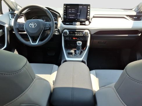 Used 2022 Toyota RAV4 Limited FWD image 12