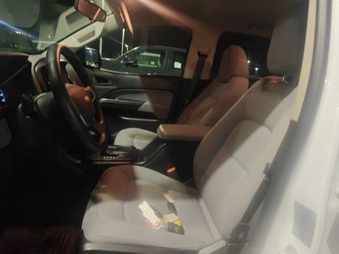 Used 2020 Chevrolet Colorado W/T w/ WT Convenience Package image 9