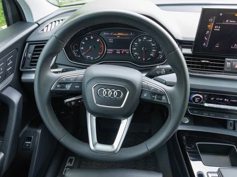Used 2024 Audi Q5 2.0T Premium w/ Convenience Package AWD/4WD image 24