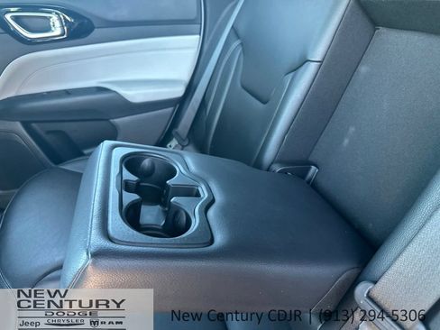 Used 2025 Jeep Compass Limited AWD/4WD image 10