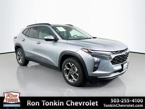 New 2025 Chevrolet Trax LT w/ Driver Confidence Package image 1