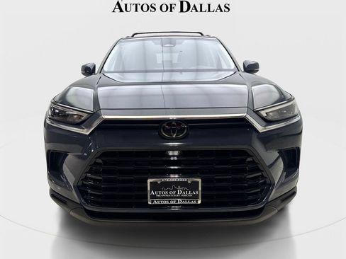 Used 2024 Toyota Grand Highlander AWD image 3