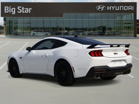 Used 2025 Ford Mustang GT Premium w/ GT Performance Package RWD image 3