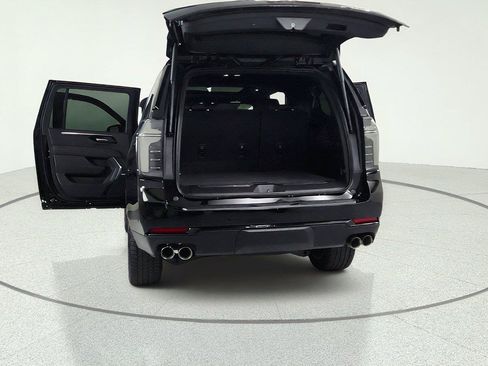 New 2026 Chevrolet Suburban RST w/ Comfort Package AWD/4WD image 13