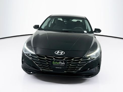Used 2021 Hyundai Elantra SEL FWD image 2