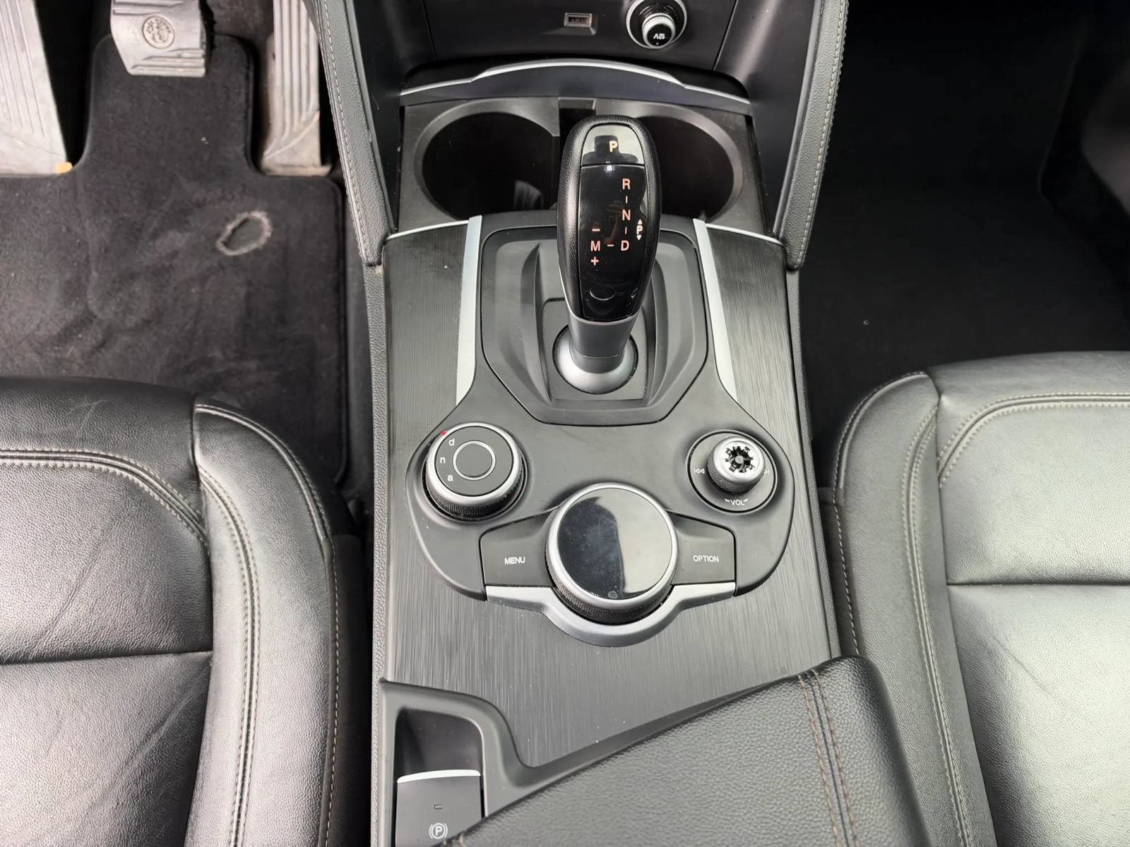 Used 2018 Alfa Romeo Stelvio AWD w/ Cold Weather Package image 16