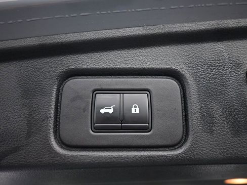 Used 2022 Nissan Pathfinder Platinum w/ Cargo Package image 24