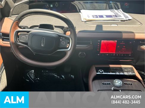 Used 2025 Lincoln Navigator Reserve AWD/4WD image 27