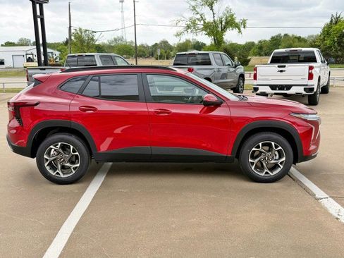 New 2026 Chevrolet Trax LT w/ Driver Confidence Package FWD image 6