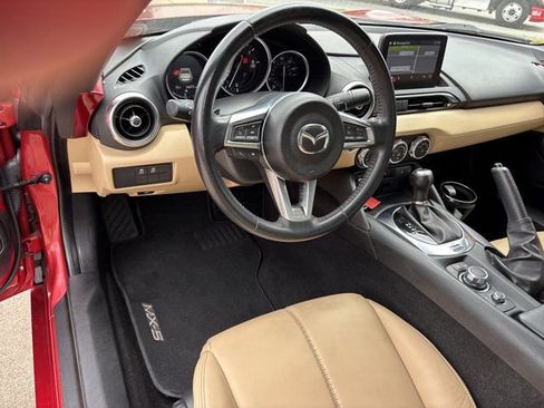 Used 2019 MAZDA MX-5 Miata RF Grand Touring RWD image 14