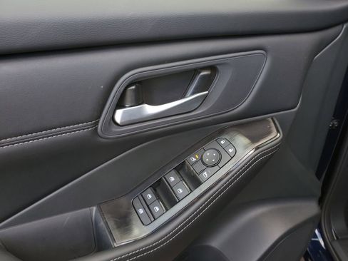 New 2026 Nissan Rogue SV image 17