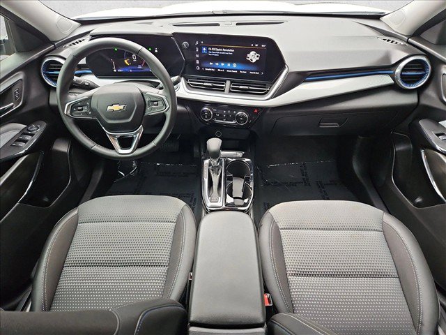 Certified 2025 Chevrolet Trax LT w/ LT Convenience Package FWD image 23