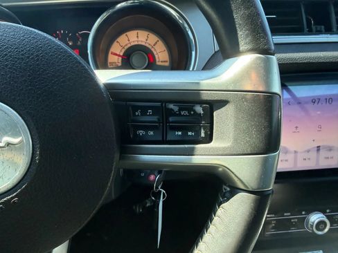 Used 2010 Ford Mustang GT Premium RWD image 22