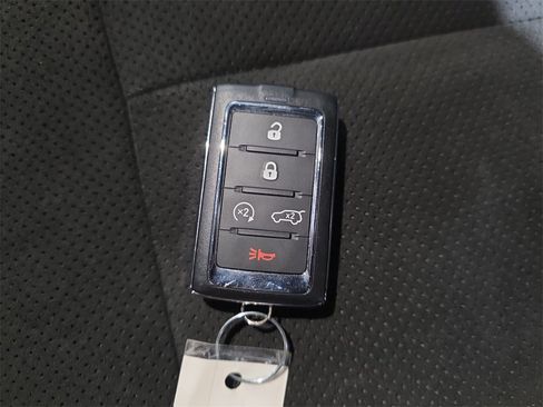 Used 2023 Jeep Grand Cherokee L Laredo image 34